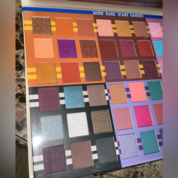 💕Revolution Monsters University Makeup Palette - Picture 6 of 9